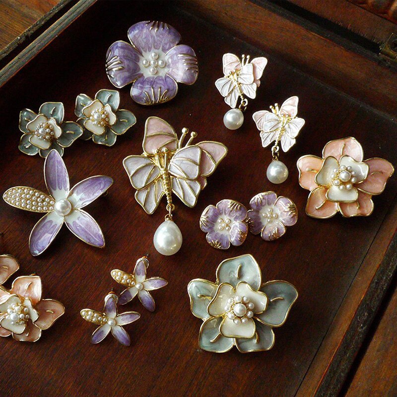 Vintage Pink Purple Glaze Butterfly Flower Pearl Brooch Earring Set Engraved Flower Brooch Pins Jewelry
