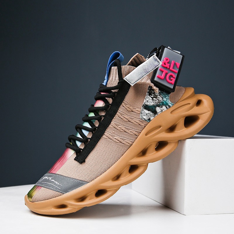 trendy plus size shoes