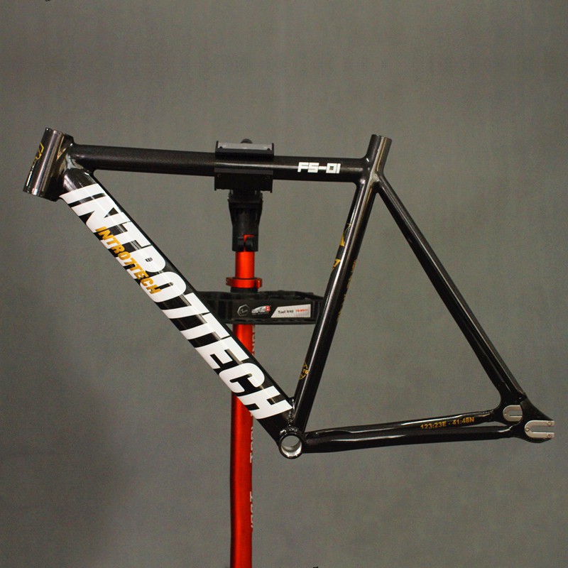 INTRO7 CritX 700c 6061T6 Aluminum Fixed Gear Frame Half Carbon Fork