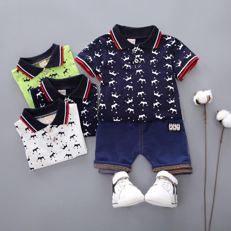 Kaos Kaki Katun Motif Garis Hitam Putih untuk Perempuan Kaos Kaki Katun Motif Garis Hitam Putih untuk Perempuan