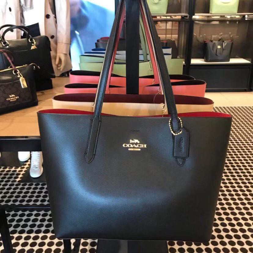 black tote bag coach