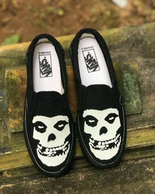 misfits slip ons
