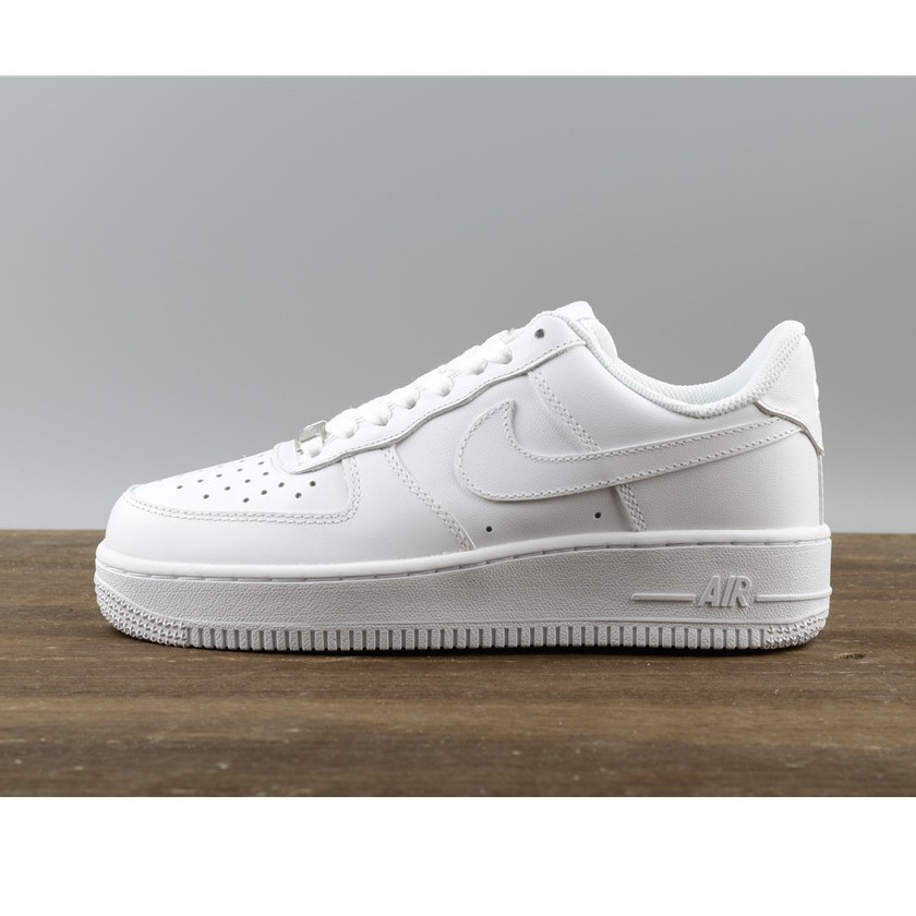 are women's air force ones the same as men's