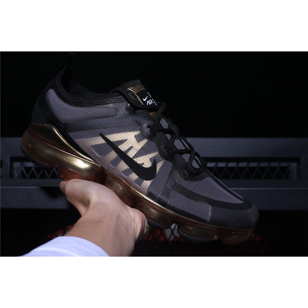 nike vapormax 2019 black gold
