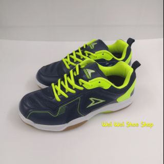 bata badminton shoes