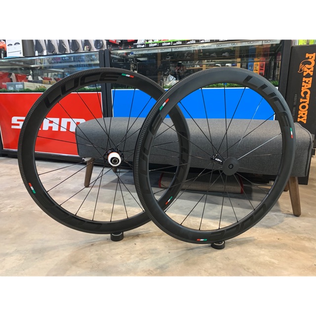 luce carbon wheelset