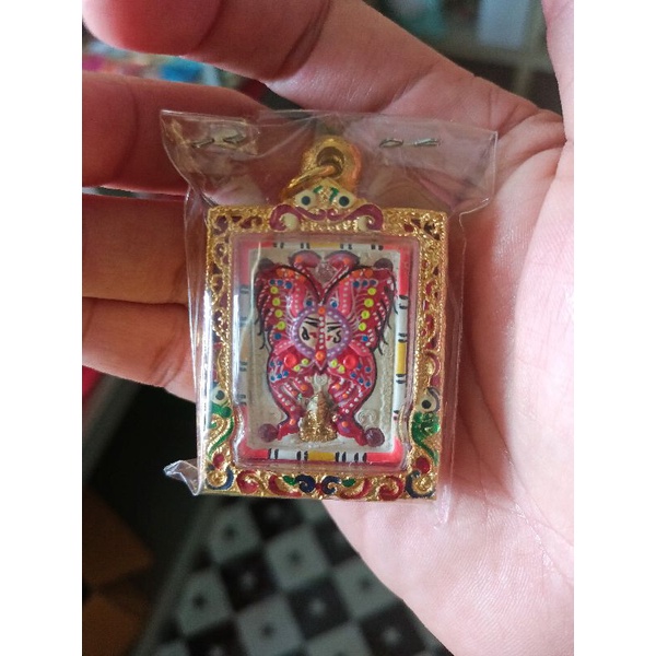 佛牌: 蝴蝶 高僧: Kruba Krissana 庙: Wat Weruwan 佛历: Be2557