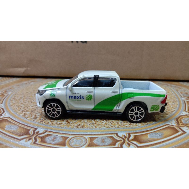 toyota hilux Maxis (scale 1:64) | Shopee Malaysia