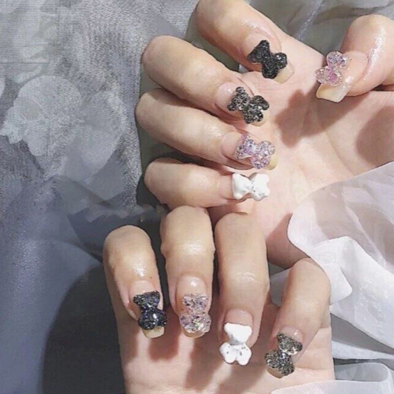 Những chiếc khuôn xịt kẽm đầy tiềm năng này sẽ giúp bạn tạo nên những chiếc nail đồ sộ và vô cùng đẹp mắt. Cùng xem qua những bức ảnh về sản phẩm này để có thể khám phá ra những bí quyết sáng tạo mới nhất trong thế giới làm nail nhé!