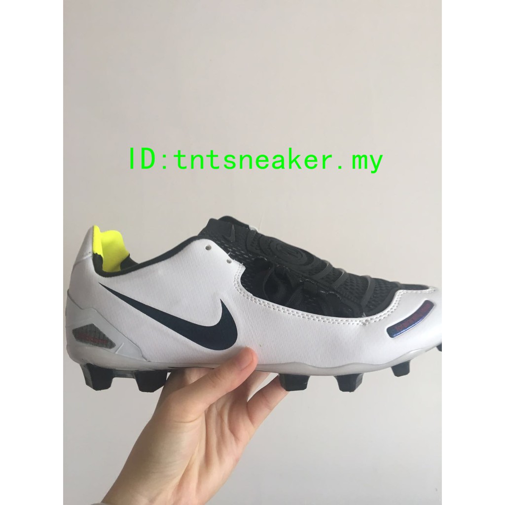 t90 nike soccer cleats