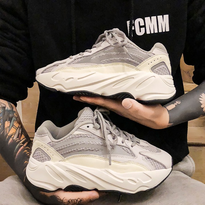 yeezy boost 700 comfort