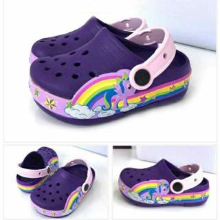 crocs pony