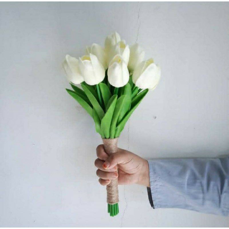Buy Ready Stock 10 Kuntum Bunga Tangan Pengantin Murah White Tulip Bouquet Tunang Nikah Sanding Bridesmaid Seetracker Malaysia