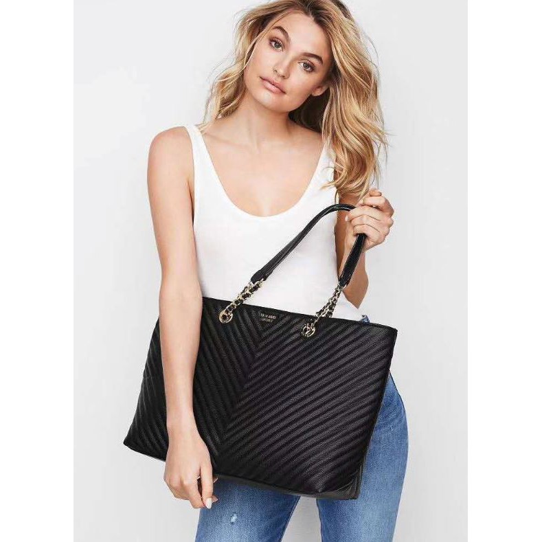 Victoria's Secret Pebbled V-Quilt Everything Tote | Shopee ...