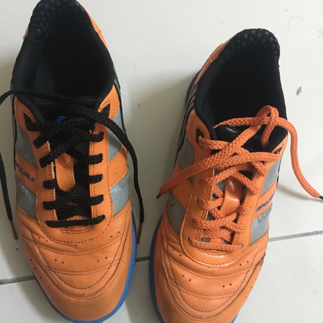 kasut futsal pan