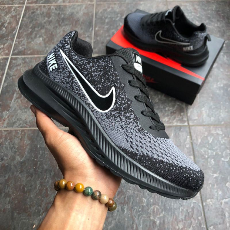 nike joepeqasvsss black