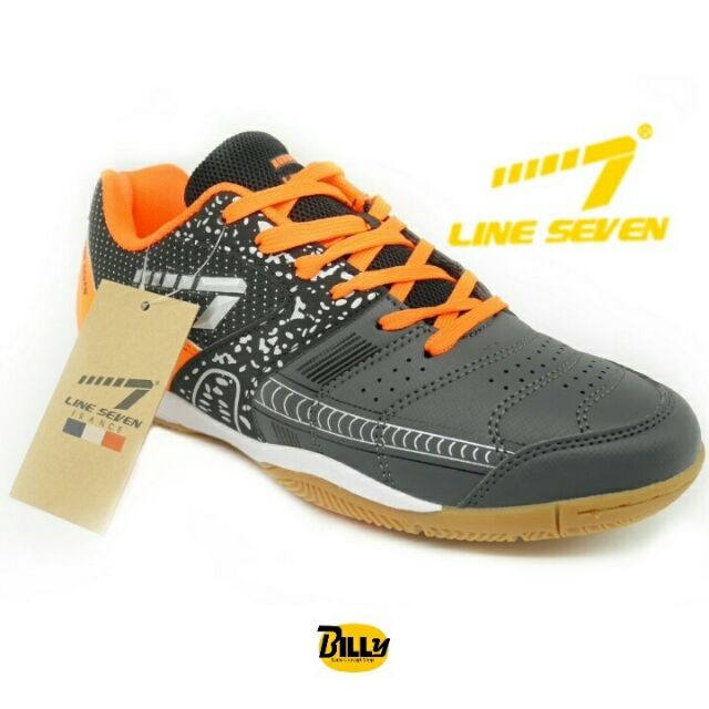 line 7 futsal shoes