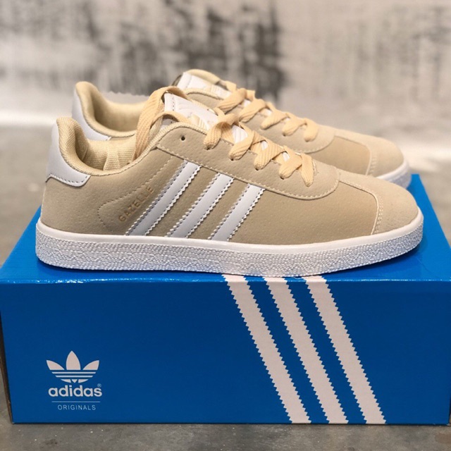 adidas gazelle off white