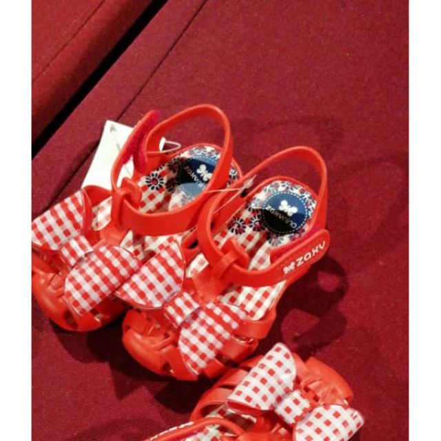 womens red under armour shoes