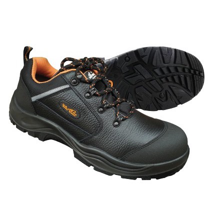 nike safety shoes uk