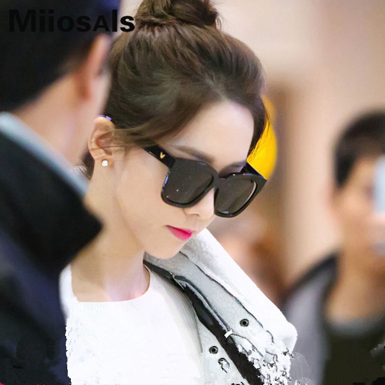 { Hot Selling } Korean Fashion Polarized Women Sunglass / Men