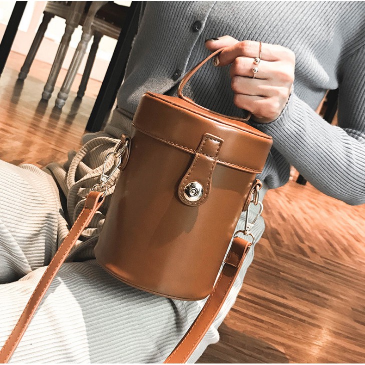 round bucket bag