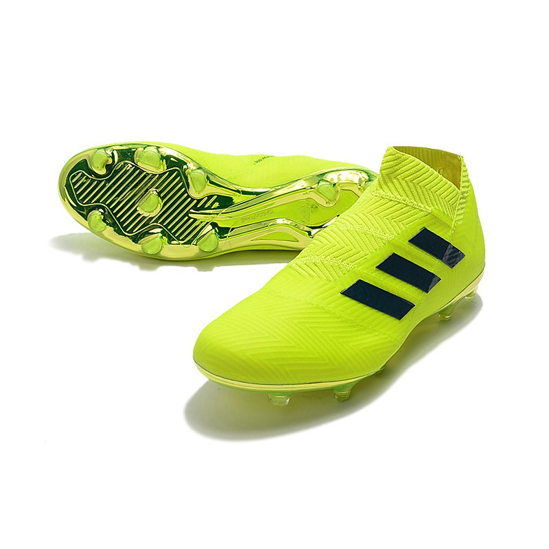no shoelace soccer cleats
