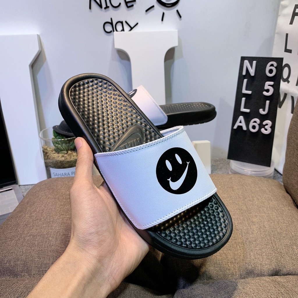 nike benassi slides smiley