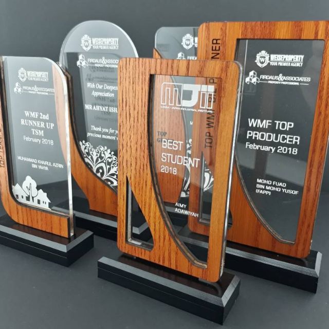 plaques trophies award Shopee Malaysia