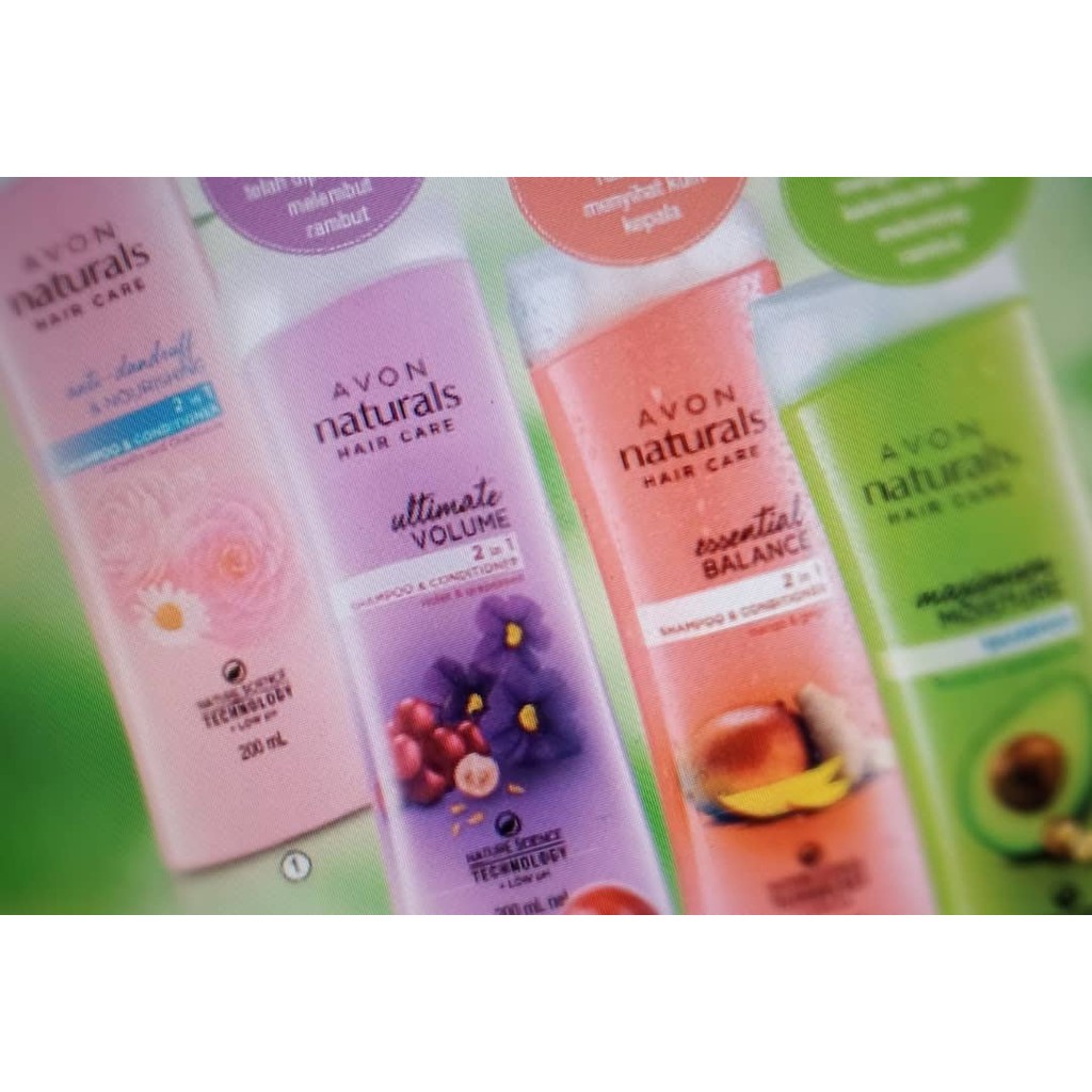 Avon Naturals 2 In 1 Grape Seed Mango Ginger Chamomile Macadamia