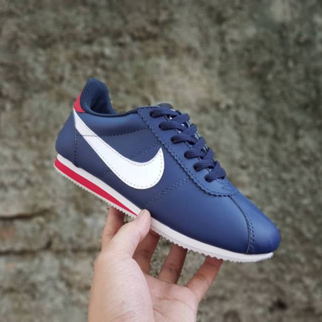 nike cortez biru