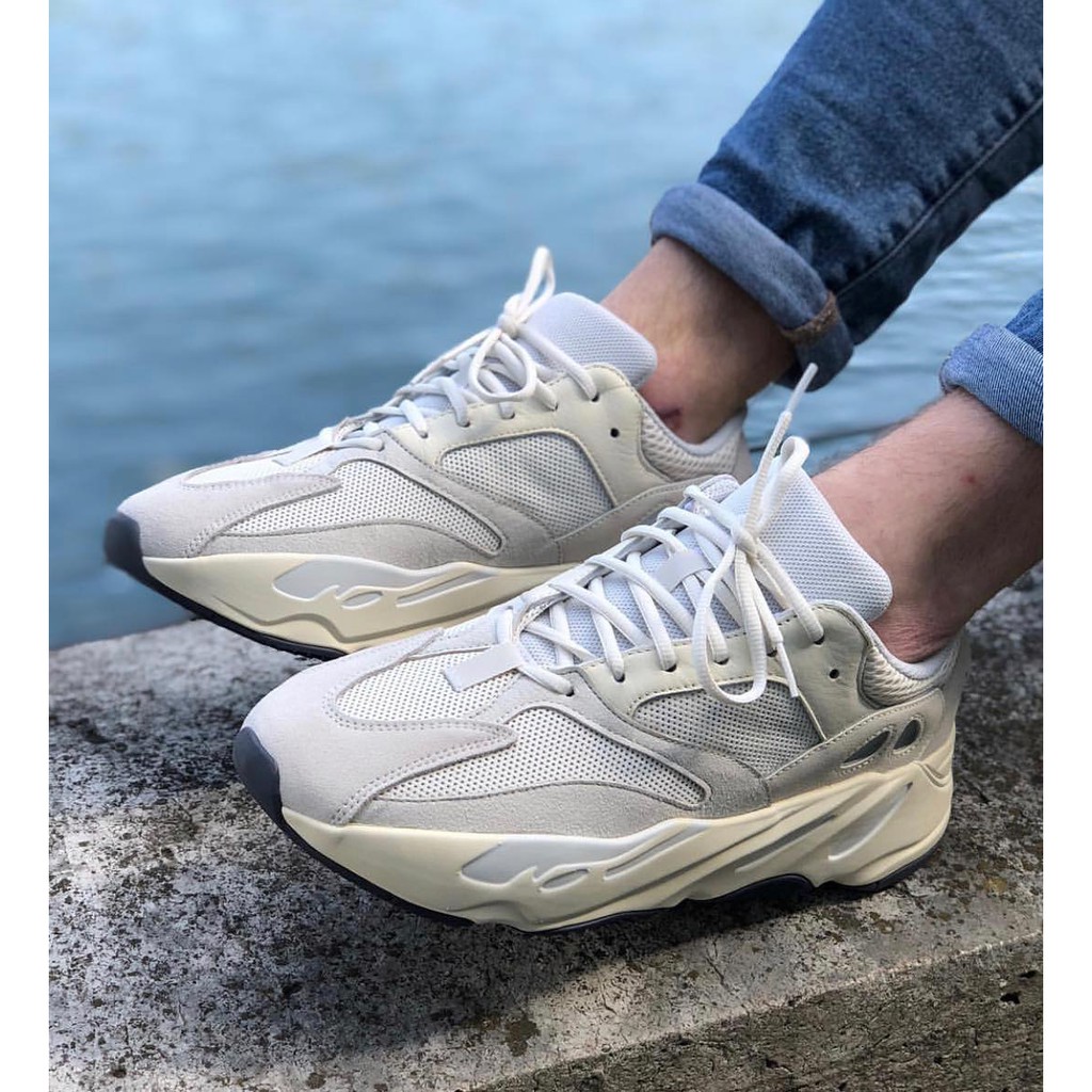 yeezy 700 analog price