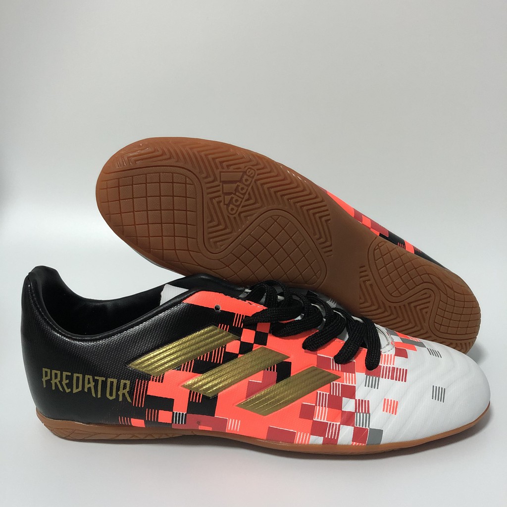 kasut futsal predator