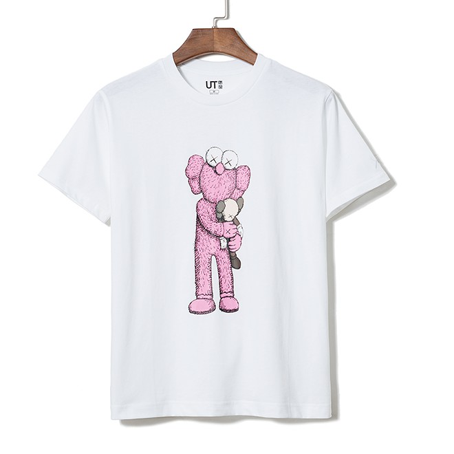 kaws x uniqlo sweatshirt