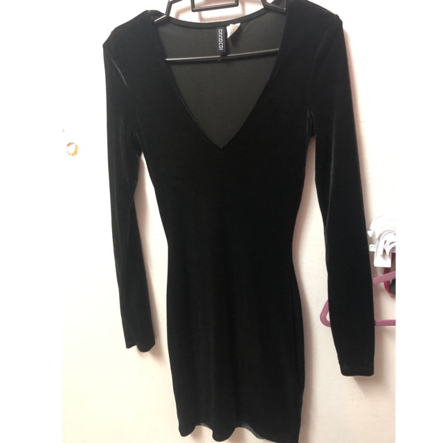 h&m black velvet dress