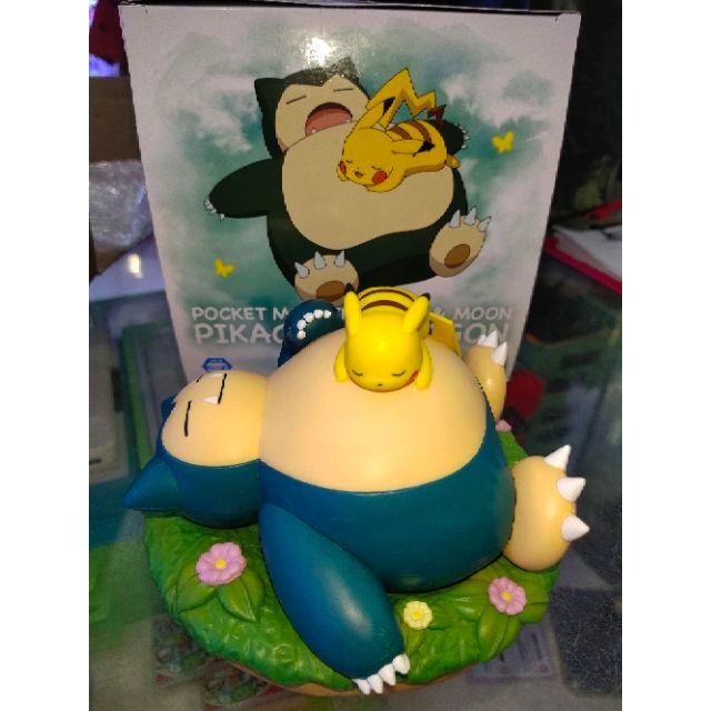 snorlax pikachu figure