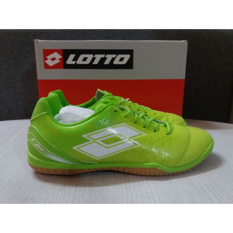 kasut futsal lotto