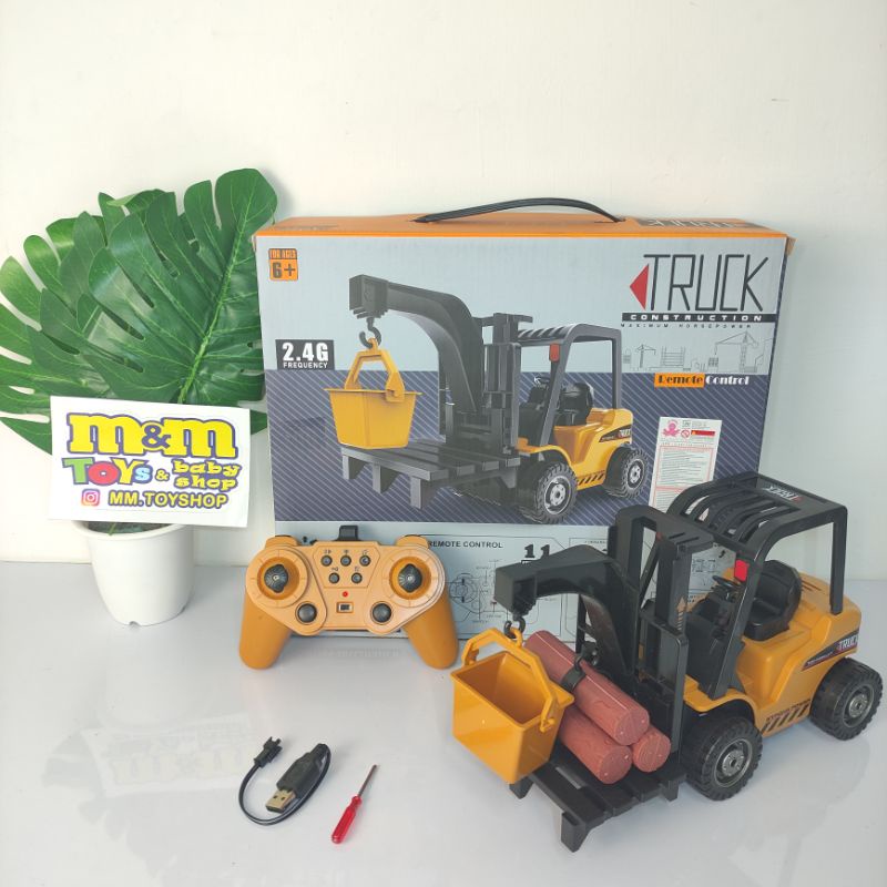 R/C TRUCK 11F