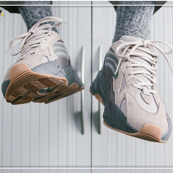 are the yeezy 700 comfortable
