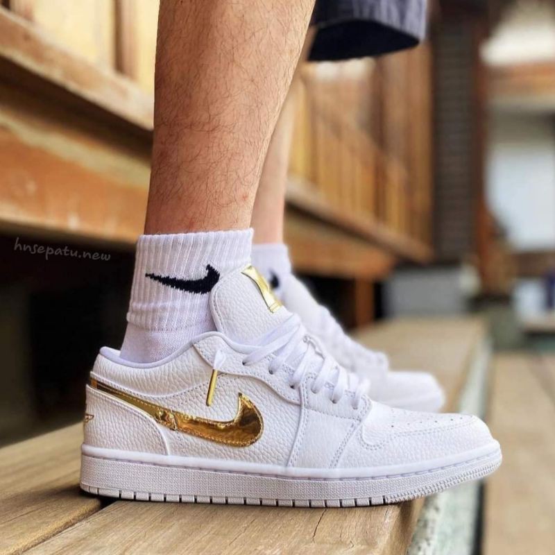 Nike Air Jordan 1 Low White Metallic Gold Pk Shopee Malaysia