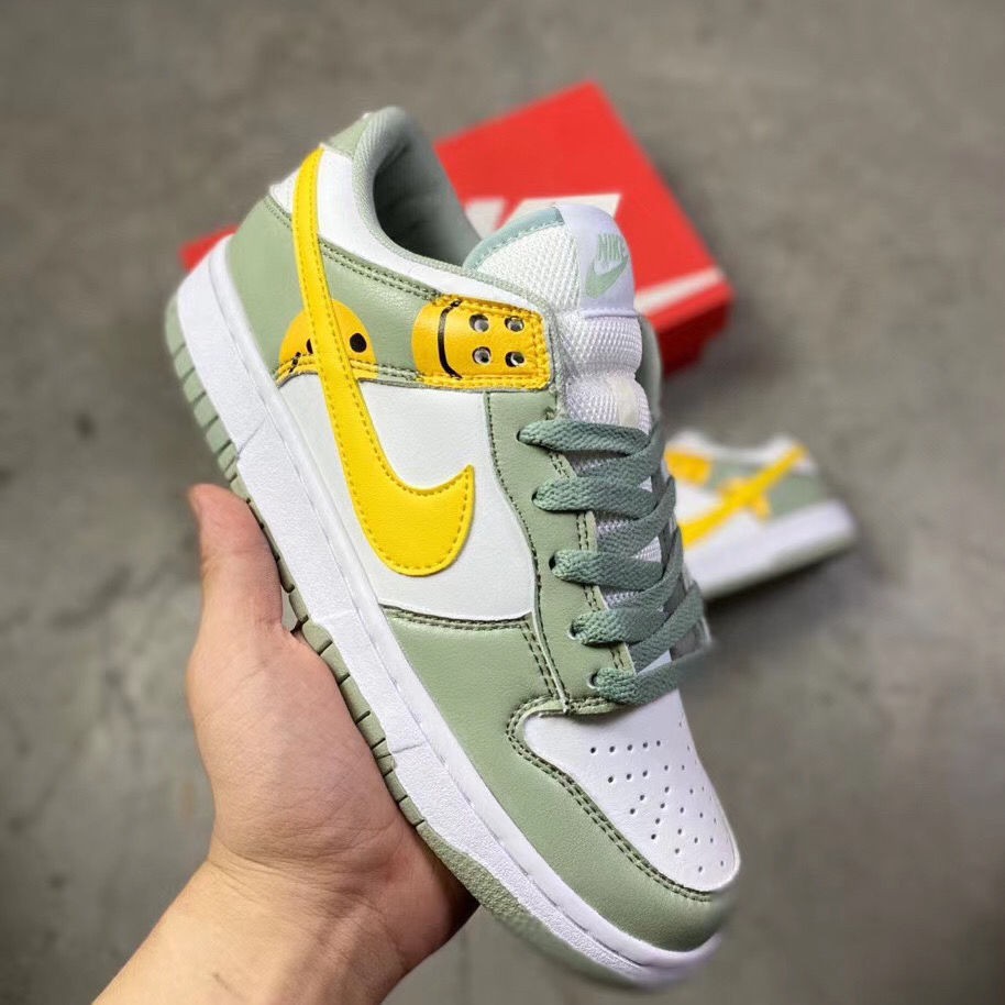 nike sb smiley