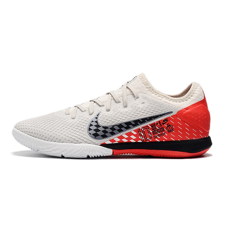 flat soccer shoes