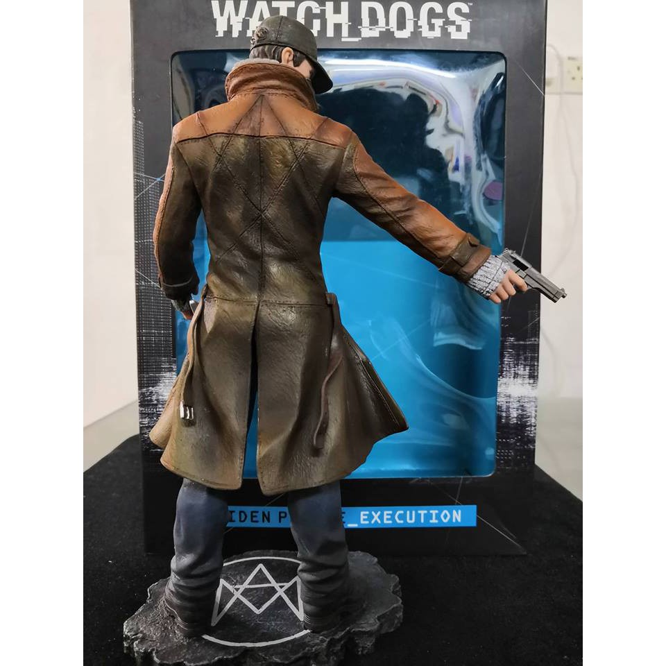 watch dogs statue