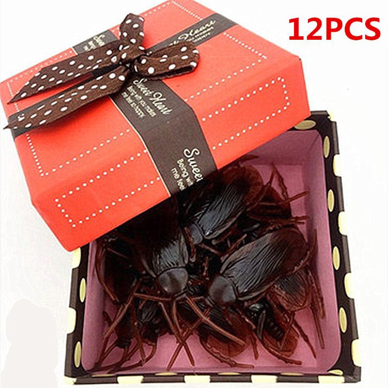 Mary☆ 12Pcs Lifelike Cockroaches Toy Halloween Gadget Gags Practical Jokes Toys Plastic Bugs