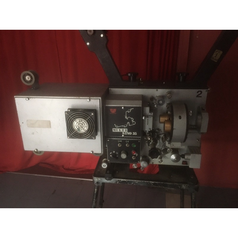 35MM FILM PROJECTOR XENON