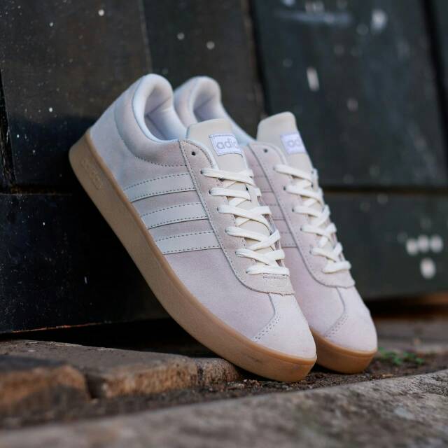 adidas cloudfoam gum sole