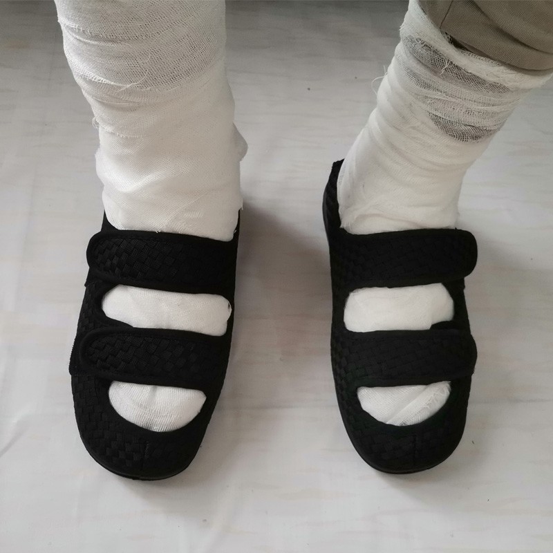 wide slippers for swollen feet