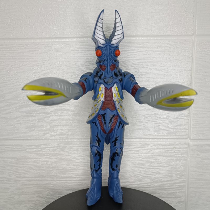 BANDAI Ultra Kaiju Series 229 Alien Baltan (seconda generazione