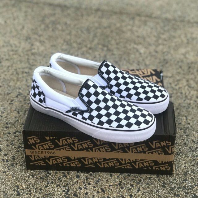 vans checkerboard slip on black and white