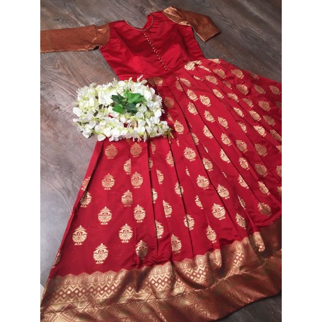 banarasi kapde mein gown